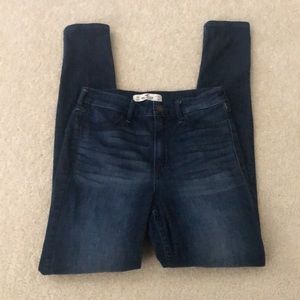 Hollister Jean Leggings/Jeggings Size 3R Waist 26 Length 29 in Dark Wash